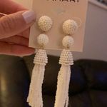 Tahari  earrings Photo 0