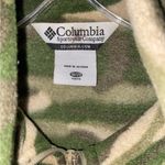 Columbia Camo fleece jacket. 18/20 youth Photo 1
