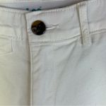 Lee  Total Freedom Size 10M Bermuda MidRise Fit White Short with Belt Loops Photo 4
