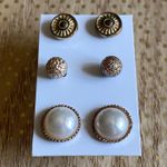 American Eagle ‼️Gold + Faux Pearl Earrings‼️ Photo 1