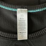 Lululemon T-Shirt Photo 3