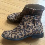 Time & Tru Like New Leopard Print Brown and Black Memory Foam Ankle Boots size 8 Photo 0