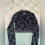 Gymshark  Camo Seamless Long Sleeve Crop Top -black Photo 3