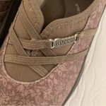 Bzees Nieche II Taupe Woodland Floral Slip On Comfort Shoes Size 6.5M Photo 6