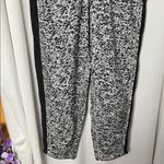 Lululemon For Love Crop Mini Ripple White Seal Grey / Black Size 4 Photo 4