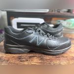 New Balance  411 v2 Black Leather Walking Shoes Size 11 Photo 6