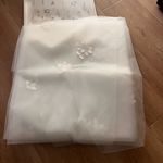 NEW IN BOX White Bridal Wedding Lace Floral Veil Photo 0