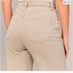 Abercrombie & Fitch Abercrombie High-Rise Jeans Curve Love 90s Straight Photo 4