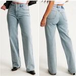 Abercrombie & Fitch Abercrombie Curve Love High Rise 90s Relaxed Jean in Light Wash Size 28 Photo 0