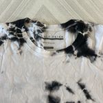 Prince Peter Collection Women’s Black & White Tie Dye Fitted T Photo 1