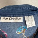 New Direction Floral Embroidered Sleeveless Button Front Denim Vest Size Medium Photo 2
