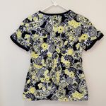 Med Couture Women’s Scrub Top Size XS Yellow Photo 2
