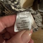 Vanity Essentials one hook clasp crochet cardigan stretchy sweater Gray size XL Photo 4