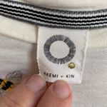 Akemi + Kim Embroidered Flower and Bee Tee Shirt Top Blouse Short Sleeve… White Size XS Photo 3