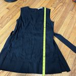 MM.LaFleur The Angelina Black Tunic Belt Tie Top in Stretch Linen Split Side 4 Photo 5