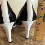 Arturo Chiang  Black White Leather High Heels Shoes Women’s Size 8.5 Open Toe Photo 6