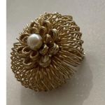 Vintage Gold Tone Flower Pearl Brooch Pin Round sprin Elegant Statement Sz 1” Photo 7