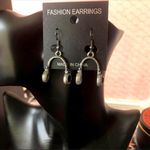 Onyx Headphone Earrings Photo 1