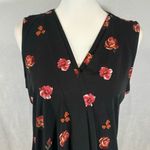 Croft & Barrow  black and red double pleated vneck floral top size medium Photo 1