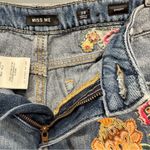 Miss Me  Floral Embroidered Denim Shorts Size 28 Photo 4
