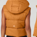 Alo Yoga ALO gold rush puffer vest size medium Photo 0