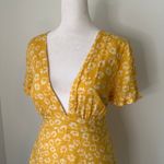 Lulus yellow & white floral short-sleeve mini dress size M Photo 2
