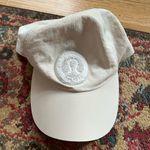 Lululemon  hat  Photo 1
