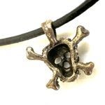 Lucky Brand skull crossbone rhinestone pendant necklace Photo 5
