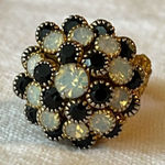 Vintage designer dome ring in black and milky cut glass. Photo 0