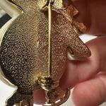 Liz Claiborne LC Skating Penguin Red Rhinestone Scarf Christmas Brooch Pin Photo 8