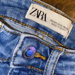 ZARA  High-Rise Distressed Skinny Jeans in Light Wash - size 2 Photo 3