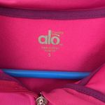 Alo Yoga Coolfit Vibrant Pink Zip up jacket. Size S Photo 3
