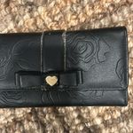Betsey Johnson  Black Embossed Floral Bow Long Wallet Photo 2