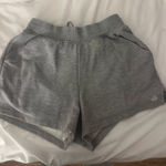 Alo Yoga  Shorts Photo 0