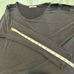 Acemi  Women’s Medium Cold Shoulder Soft Dusty Black 3/4 Sleeve Flowy Top. Photo 4