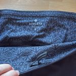 Athleta  Reflective Gray Print Waistband Capri Legging, S Photo 5