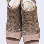 Vince Camuto  Heels Photo 0