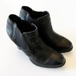 BOC Black Leather High Heel Ankle Boot Size 9.5 Lug Sole‎ Short Bootie Moto Look Black Photo 4