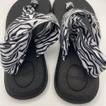 Sanuk yoga sling 2 prints sandals women’s size 9 zebra print Photo 6