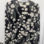 Linda Leal Woman’s Floral Black & White Deep Plunge V-neck Blouse Size Large Photo 1