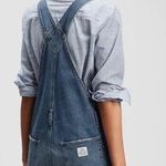 Gap NWT DENIM Women XS Distressed Shortall with Washwell Overalls Shorts Jeans Photo 3