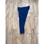 Under Armour  women's small blue/white cropped leggings Photo 4