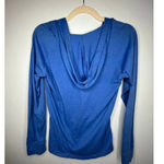 Adidas  OKC Thunder Basketball V-Neck Hooded Long-Sleeved Shirt Size Medium NBA Photo 1