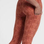 Athleta Ultimate Snake Print Leggings 7/8 Length Red Orange Sz XS Excellent Condition Photo 5