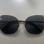 Quay Australia Sunglasses Photo 0