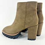 Cushionare CUSHIONAIRE Women's Ringo platform heel boot Memory Foam Size 11M Photo 2