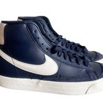 Nike  Blazer Mid '77 Women's Shoe Size 7 #B1855 Photo 0