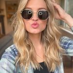 Sojos Gold Sunglasses Photo 0