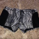 Lululemon  Sweat 2 Swim Texture Twist White Black / Black‎ Size 8 EUC Photo 1