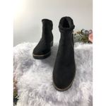 Bandolino Rhena2 Black Suede Wedge Bootie 8.5 Faux Fur Collar Zipper Closure Photo 2
